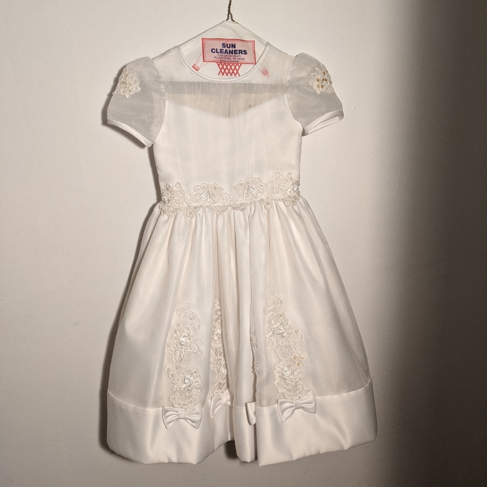 Beautiful 1st Communion/Flower Girl Dress